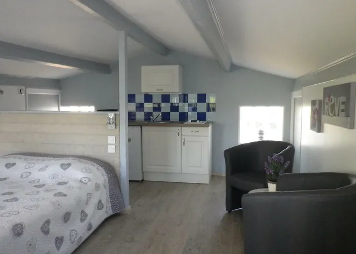 Chevrefeuille Et Eglantine Frühstückspension